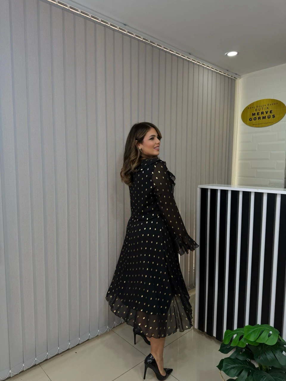 Volanlı Gold Varaklı Lüx Şifon Elbise