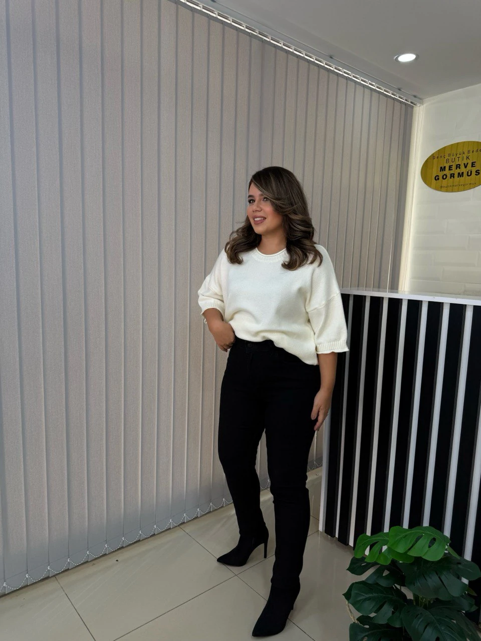 Livy Düz Paça Likralı Yüksek Bel Jean