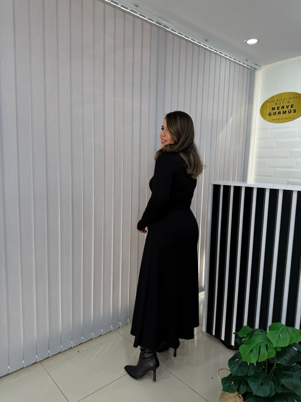 Alya Kemer Detaylı V Yaka Modal Elbise