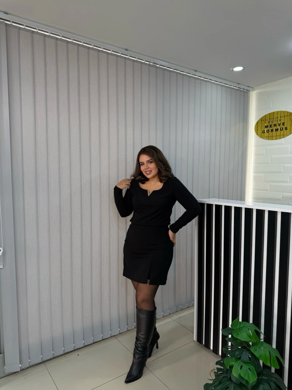 Likralı Çift Yırtmaç Şortlu Etek - Siyah