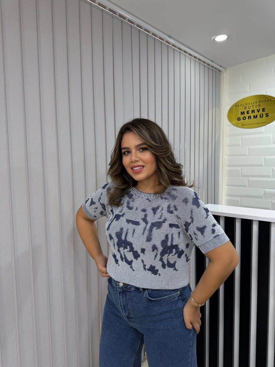 Desenli Kısa Kollu Triko Bluz