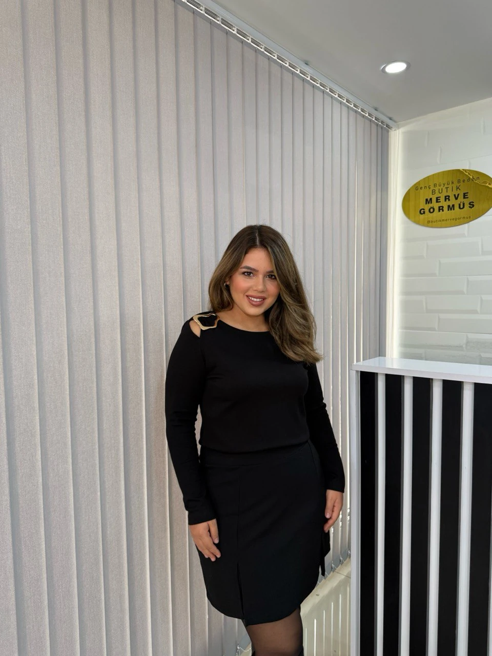 Omzu Gold Tokalı Bluz