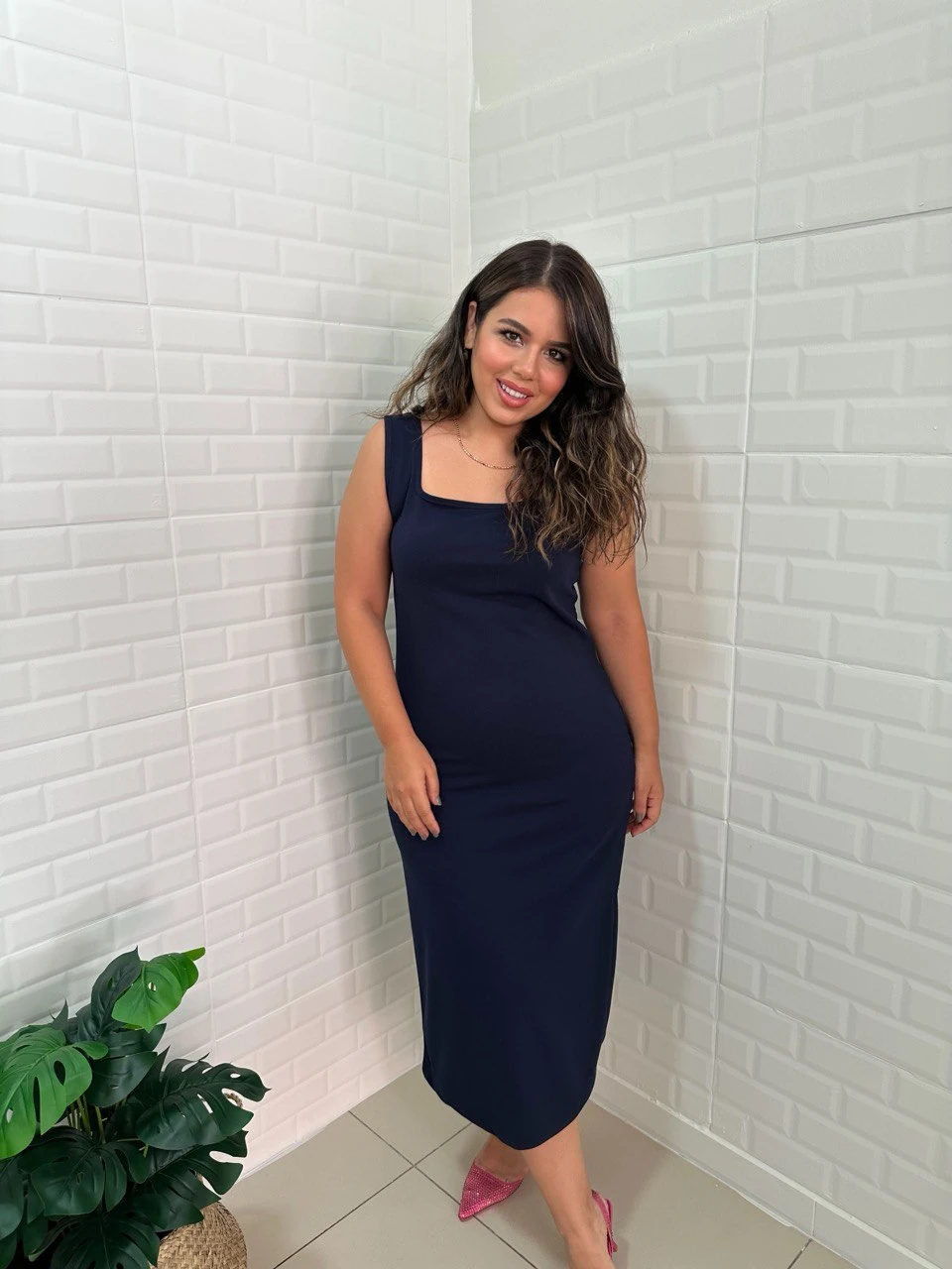 Kare Yaka Tek Yırtmaçlı Elbise