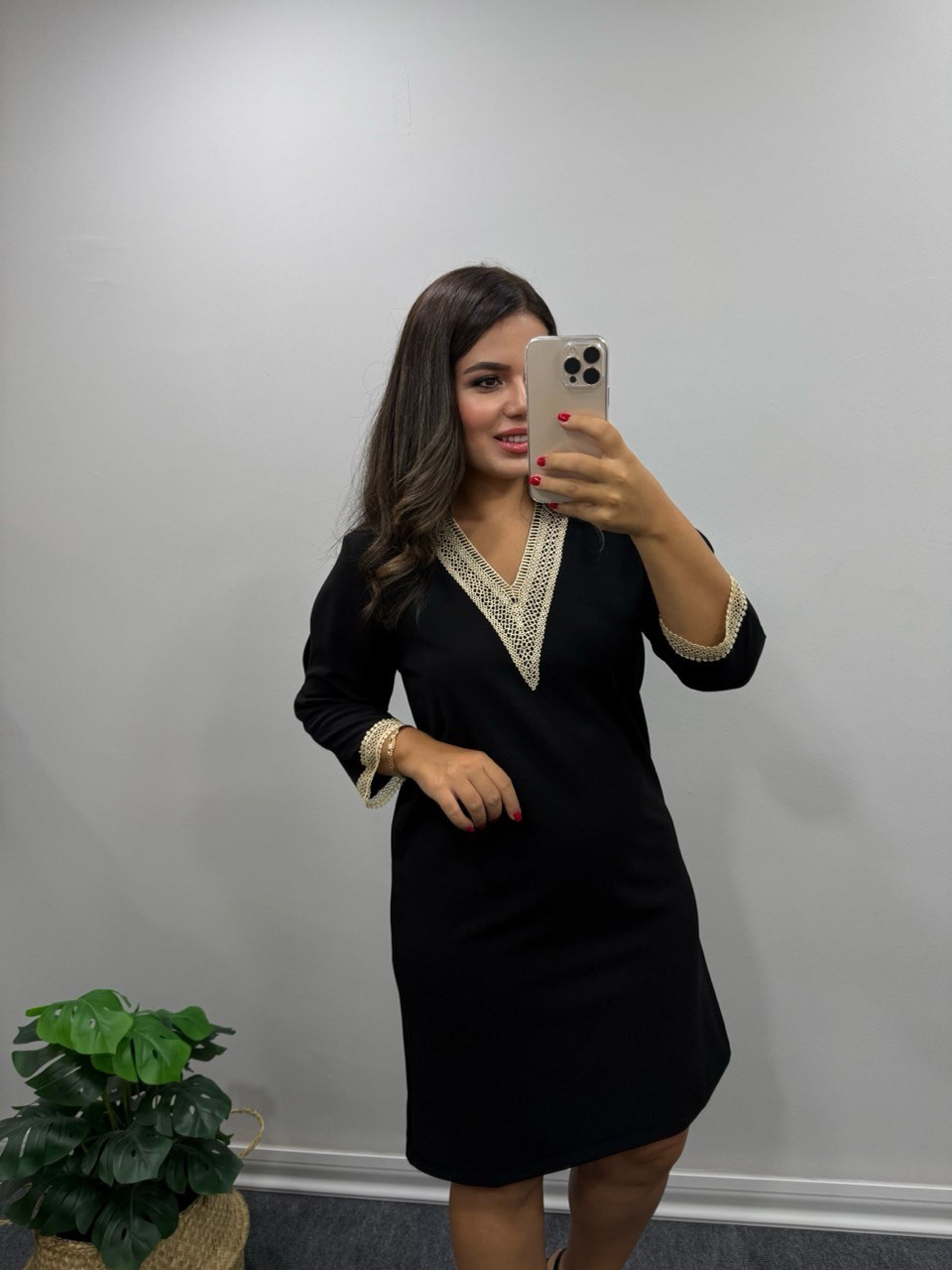 Güpür Detay Likralı Elbise