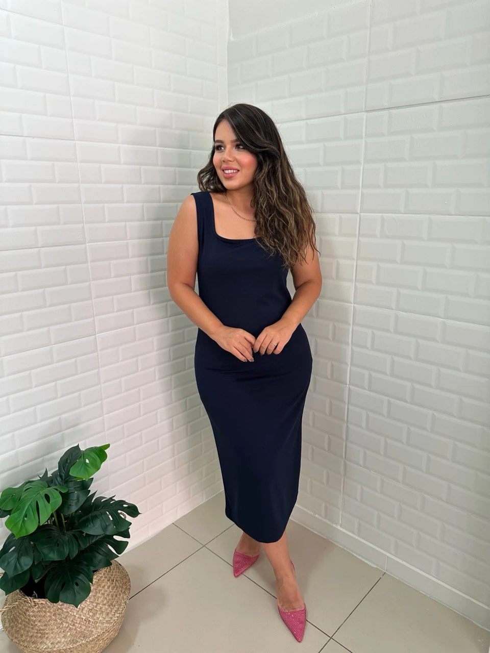 Kare Yaka Tek Yırtmaçlı Elbise