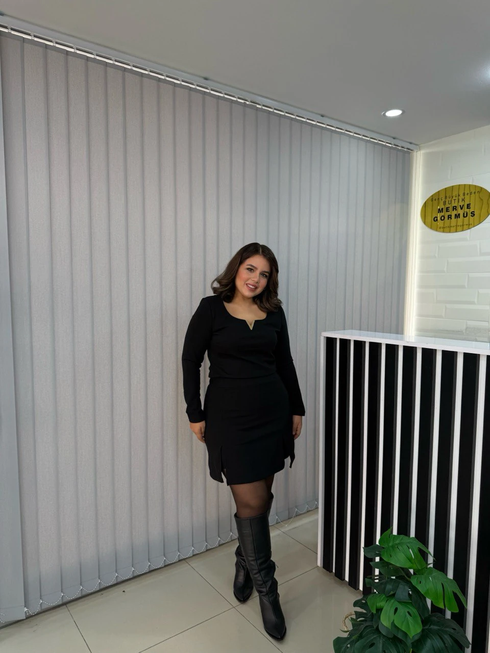 Likralı Çift Yırtmaç Şortlu Etek