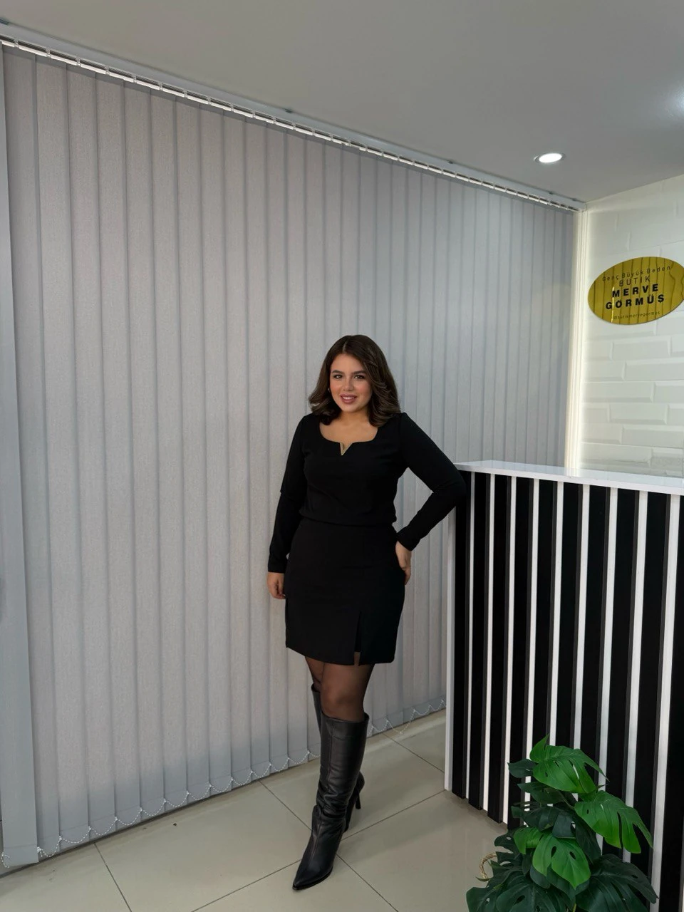 Likralı Çift Yırtmaç Şortlu Etek