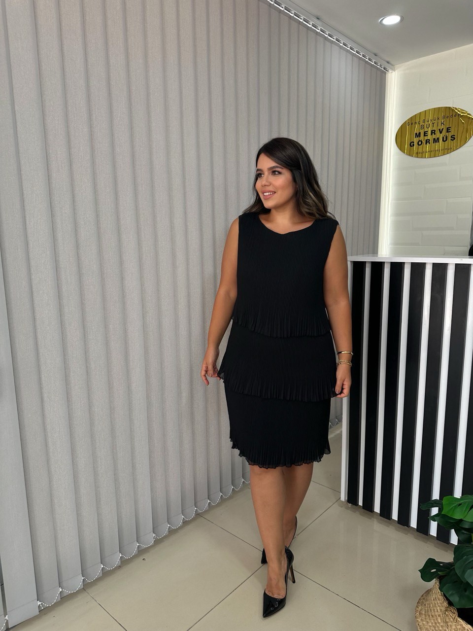 Üç Katlı Pilise Elbise