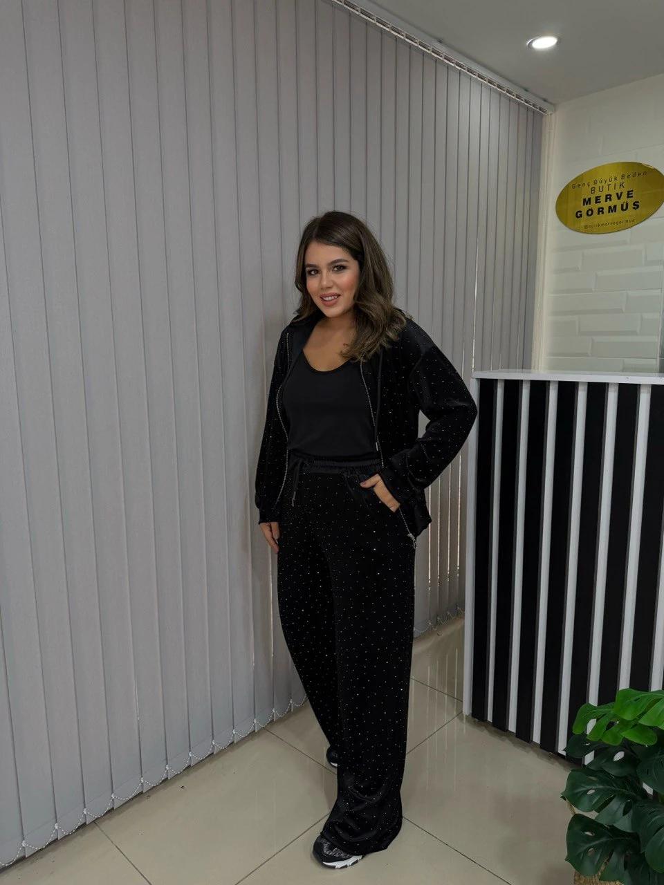 Kadife Taşlı Takım