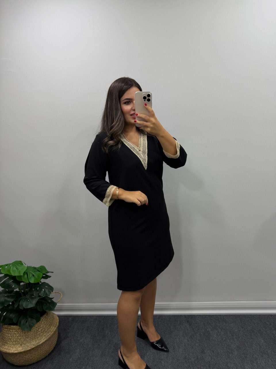 Güpür Detay Likralı Elbise