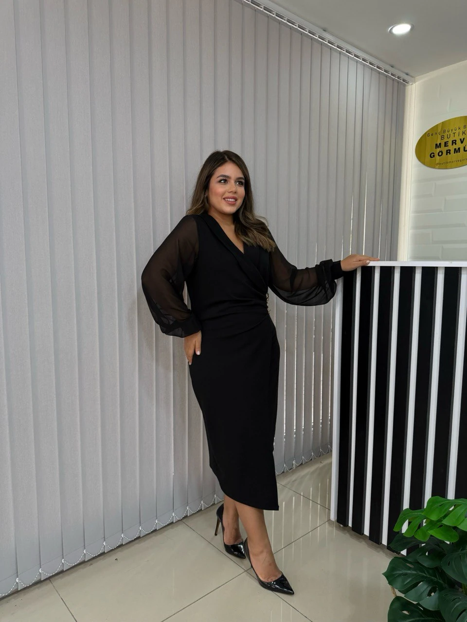 Gömlek Yaka Gold Detaylı Likralı Krep Elbise