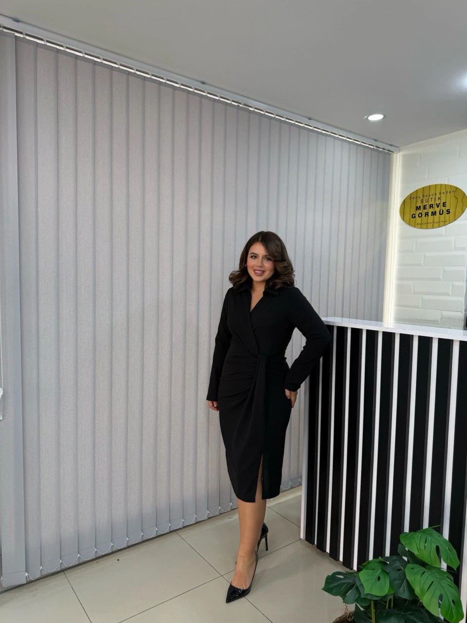 Luvia Kruvaze Pile Detaylı Elbise - Siyah