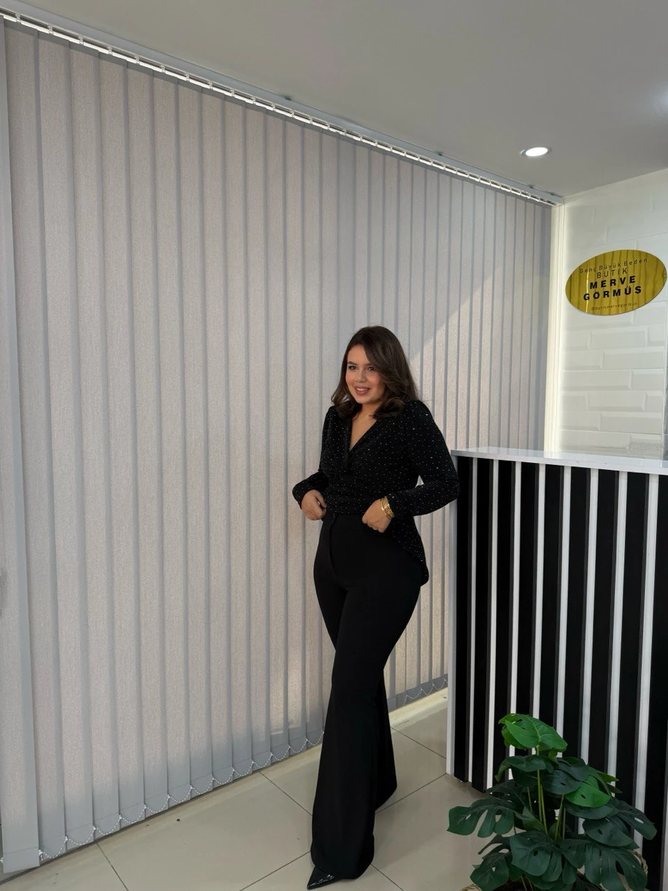 Lipa Kruvaze Simli Taşlı Bluz