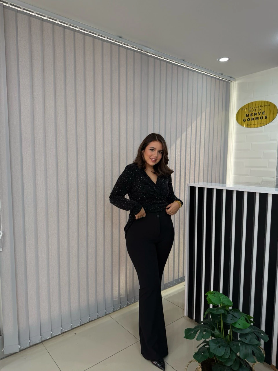 Lipa Kruvaze Simli Taşlı Bluz