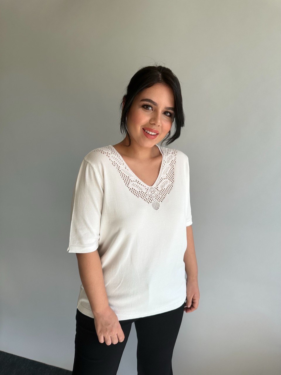 Yaka-Sırt Dantel Detay Bluz