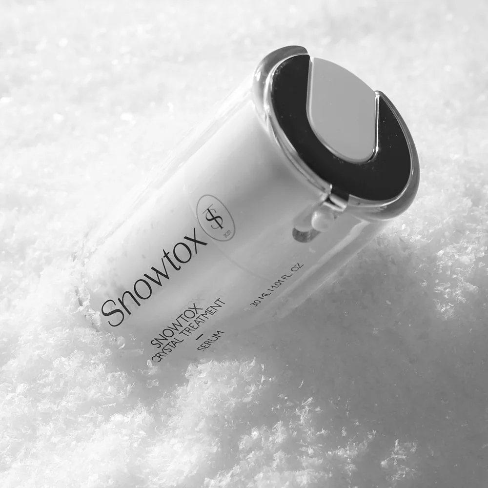 Güçlü bir nem tutucu olarak cildin derinlemesine nemlenmesini sağlar