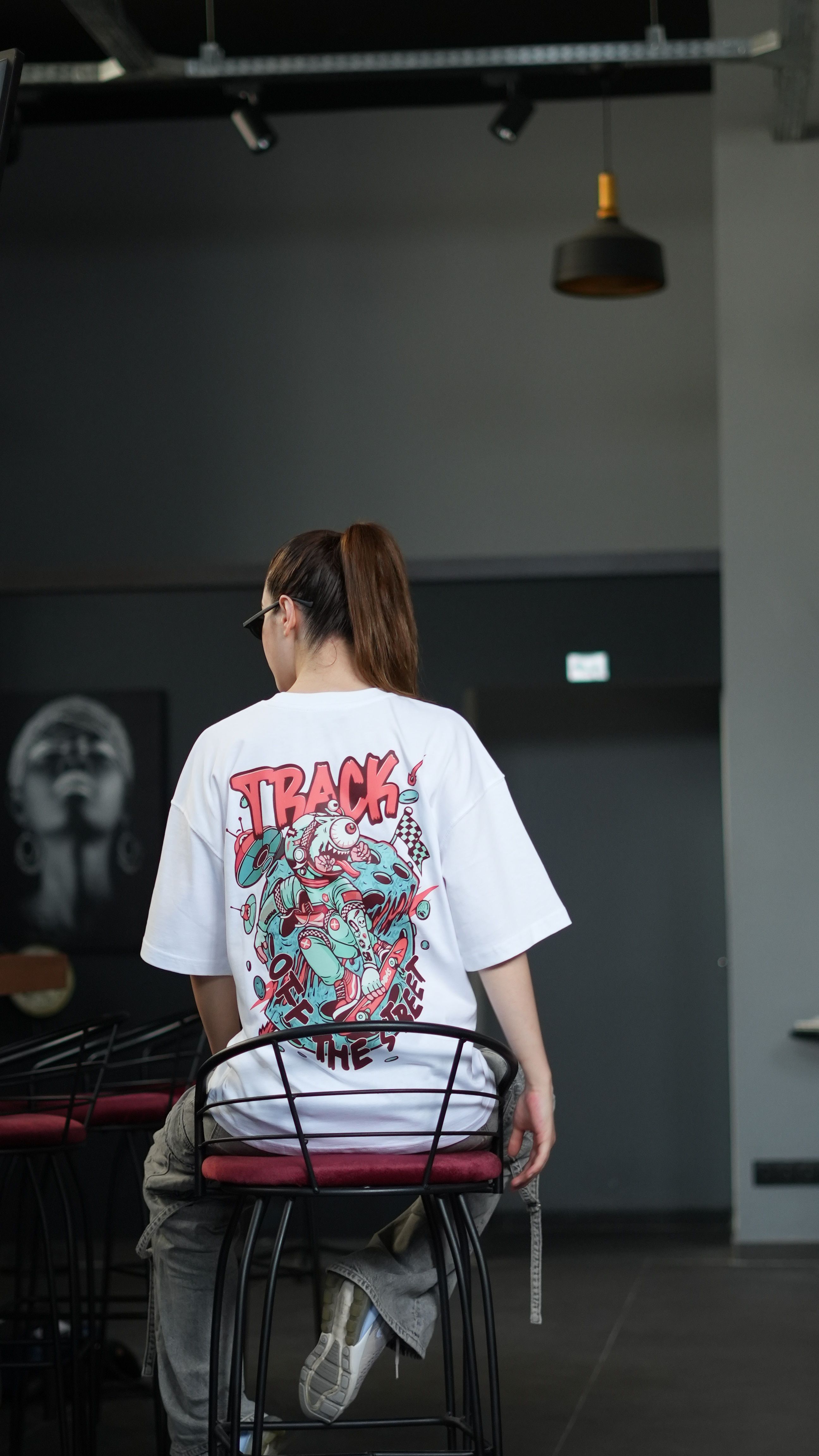 Oversize %100 Pamuk 'Track of the Street' Baskılı Unisex T-Shirt Beyaz