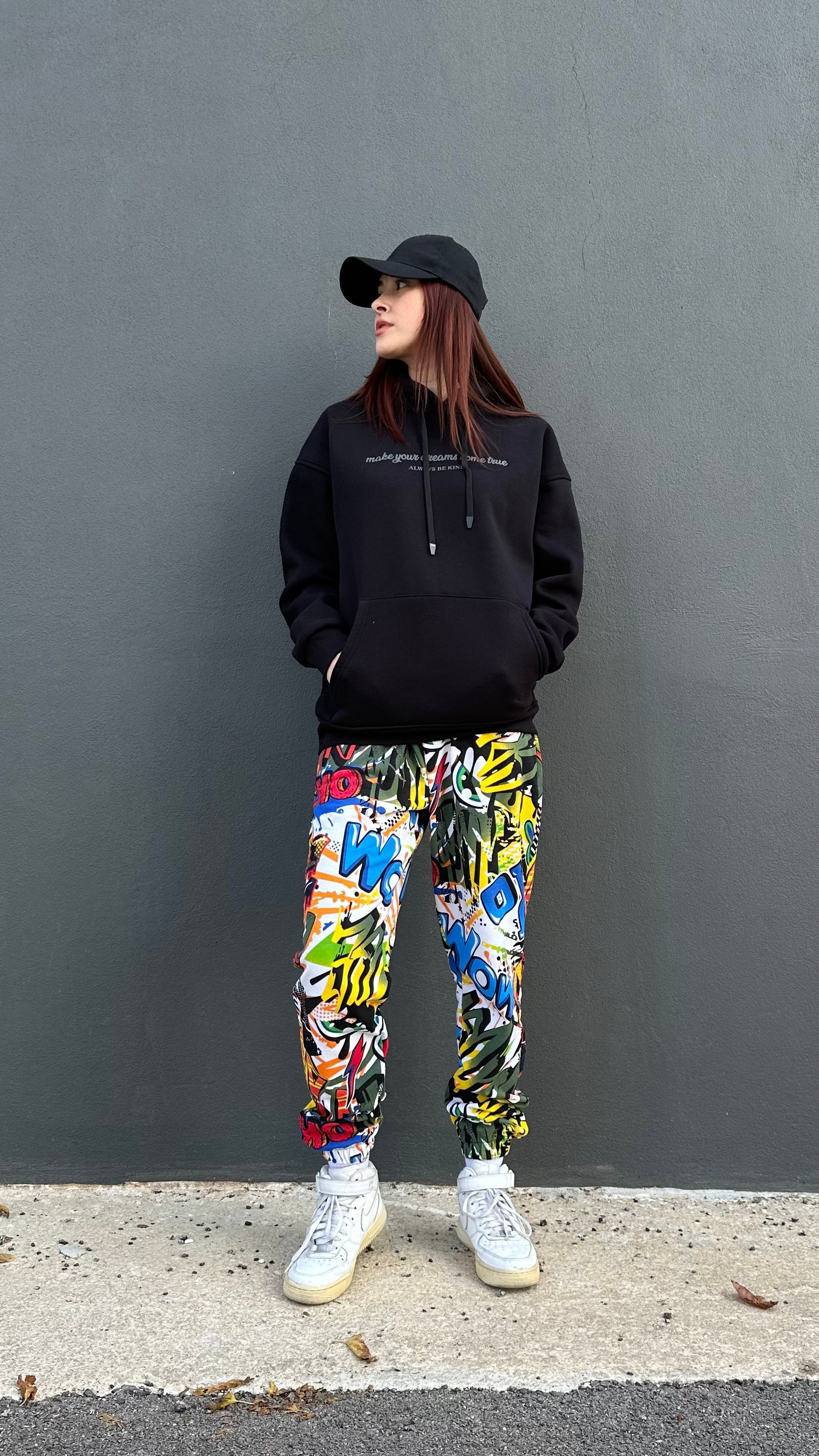 Unisex Bel ve Paça Lastikli Grafiti Jogger Pantolon