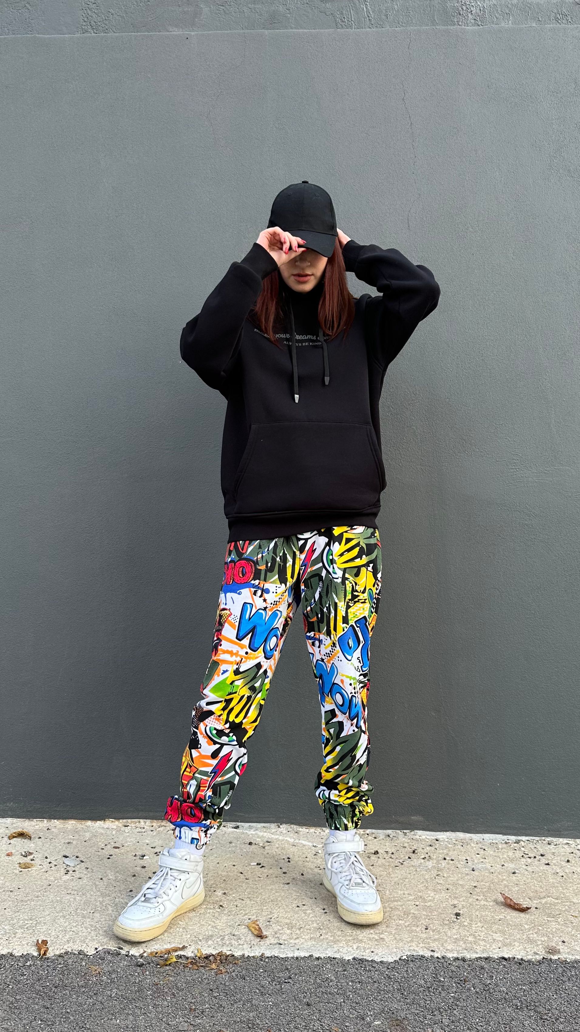 Unisex Bel ve Paça Lastikli Grafiti Jogger Pantolon