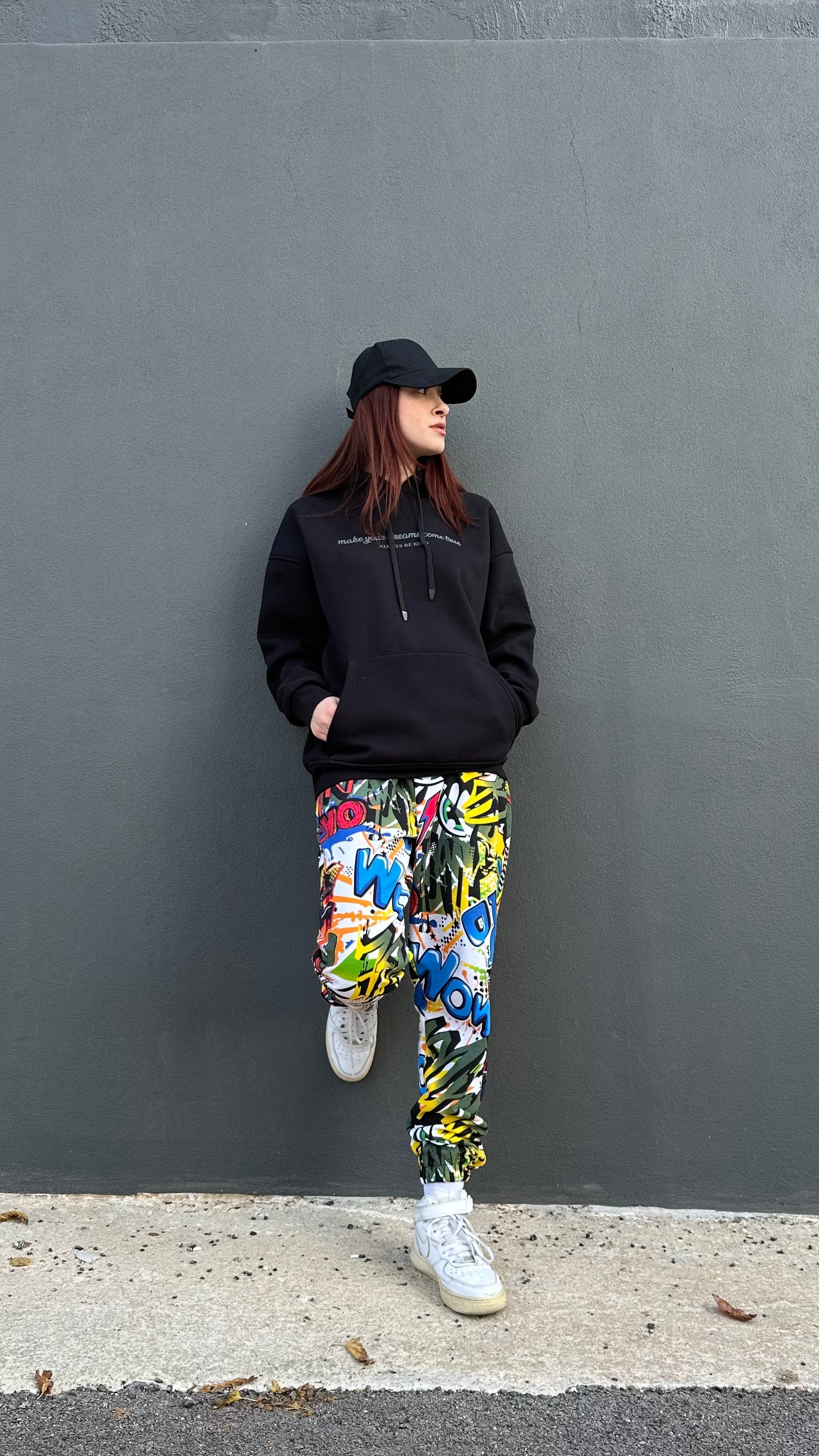 Unisex Bel ve Paça Lastikli Grafiti Jogger Pantolon