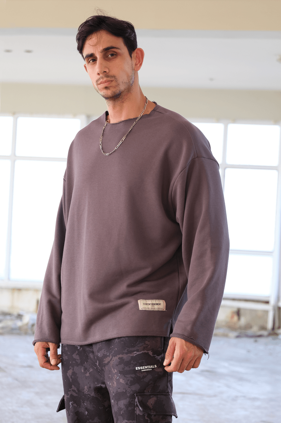 Oversize Kart Detaylı Basic Erkek Sweatshirt Füme