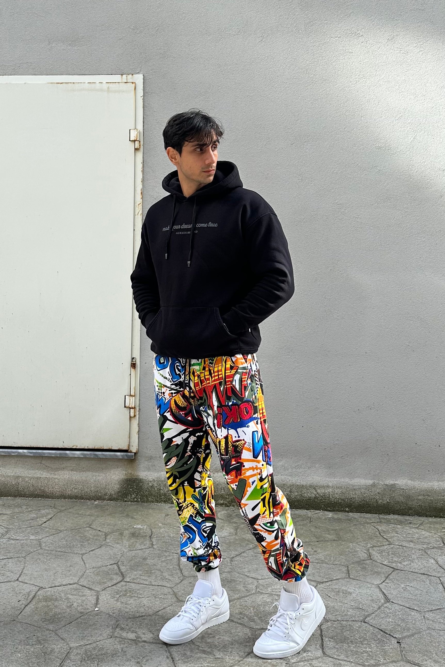 Unisex Bel ve Paça Lastikli Grafiti Jogger Pantolon