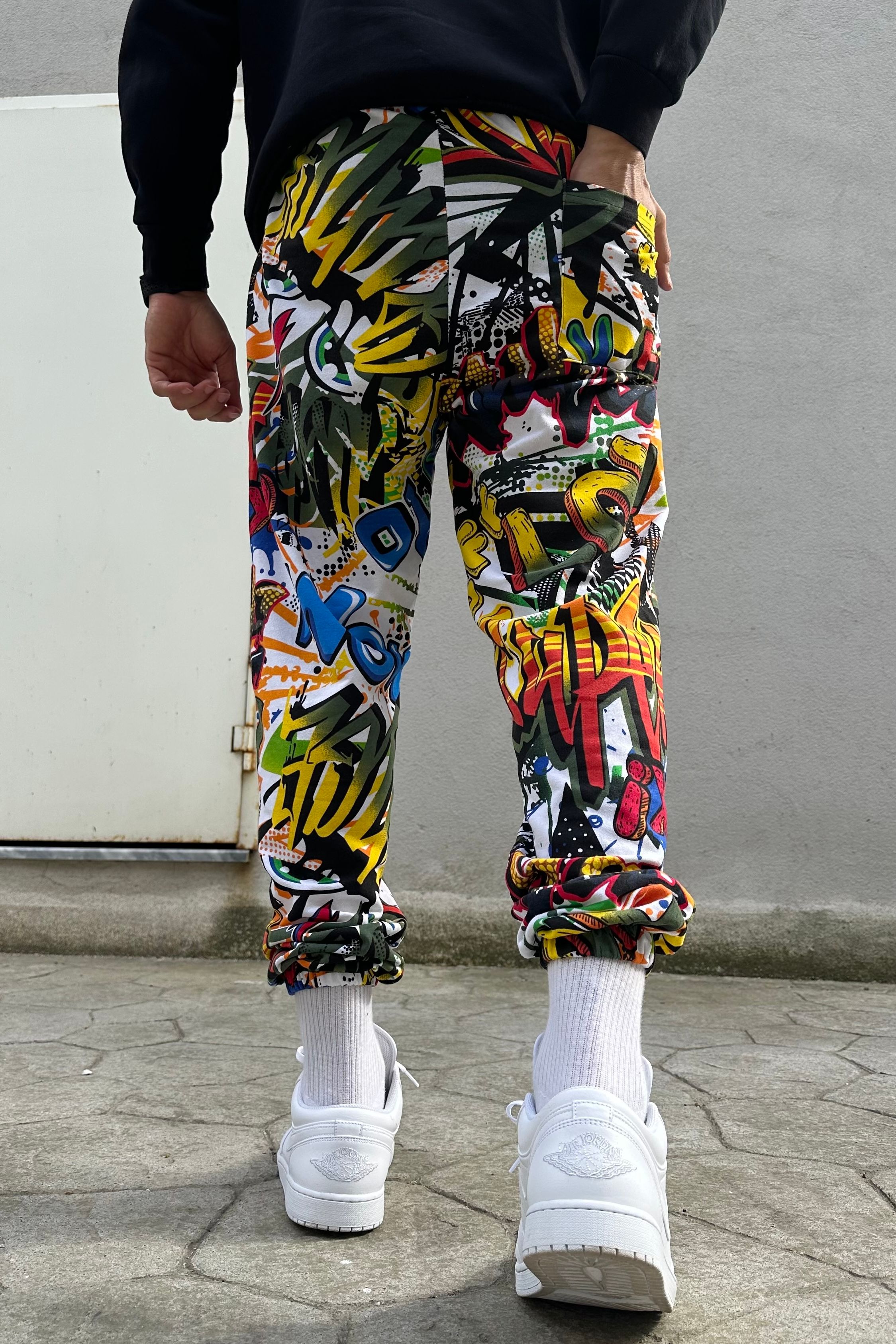 Unisex Bel ve Paça Lastikli Grafiti Jogger Pantolon