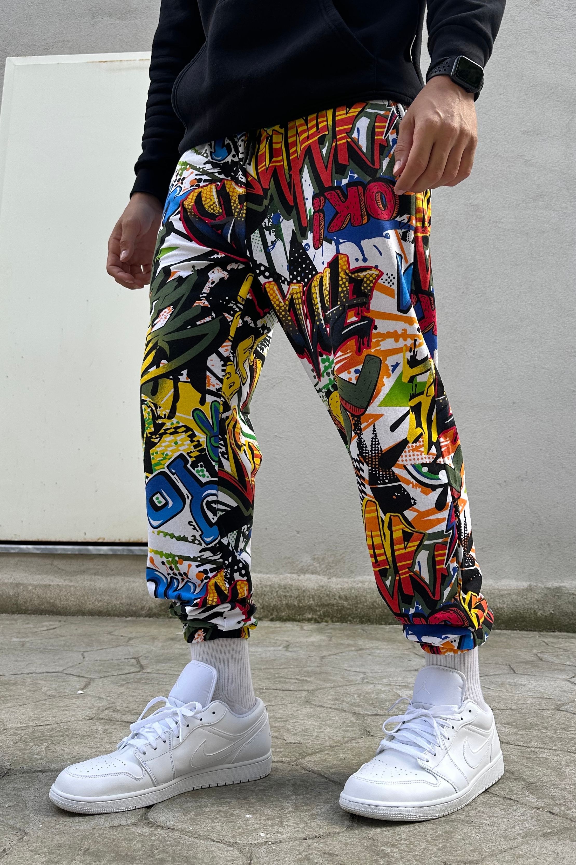 Unisex Bel ve Paça Lastikli Grafiti Jogger Pantolon