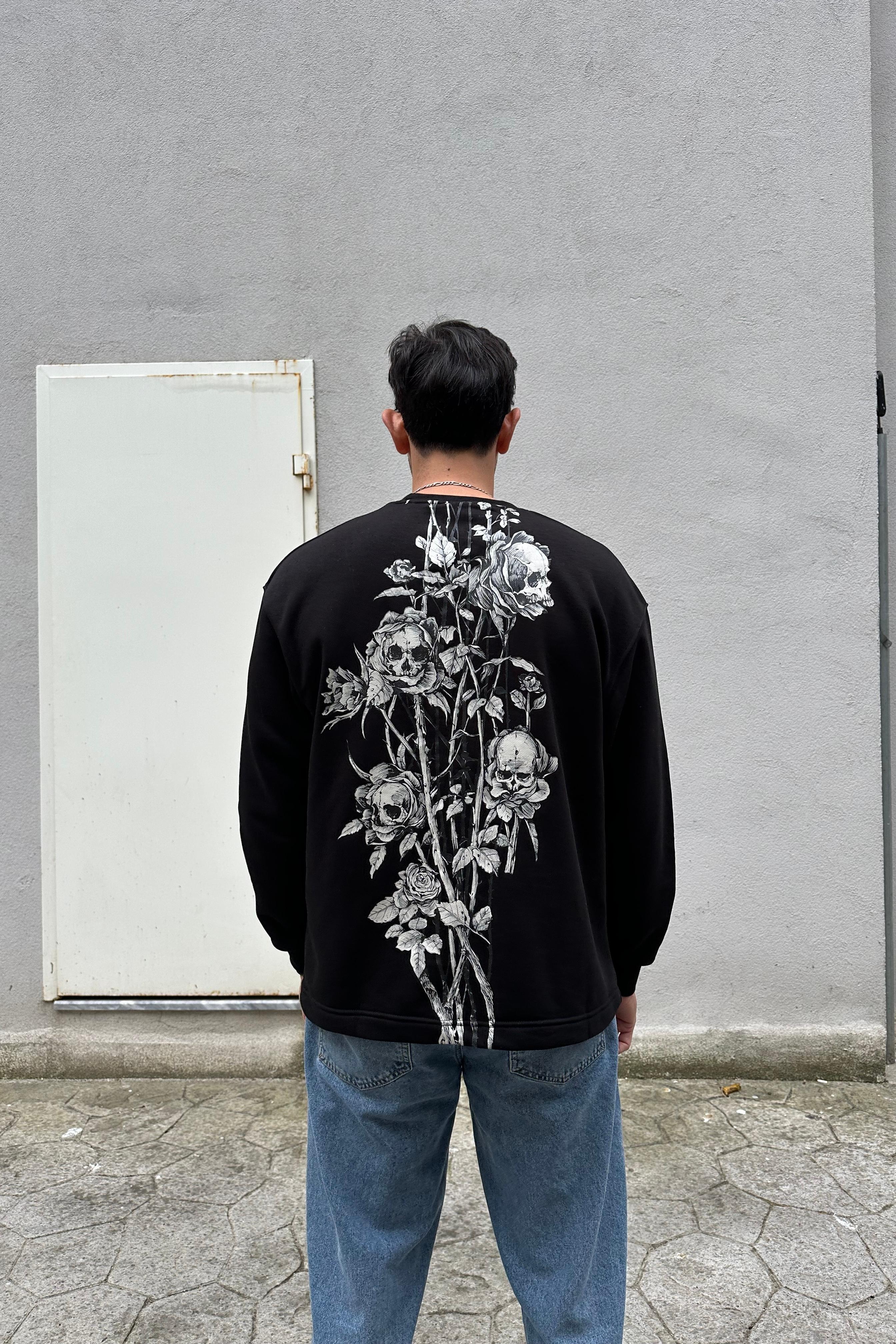 Oversize Ruins Baskılı Siyah Sweatshirt