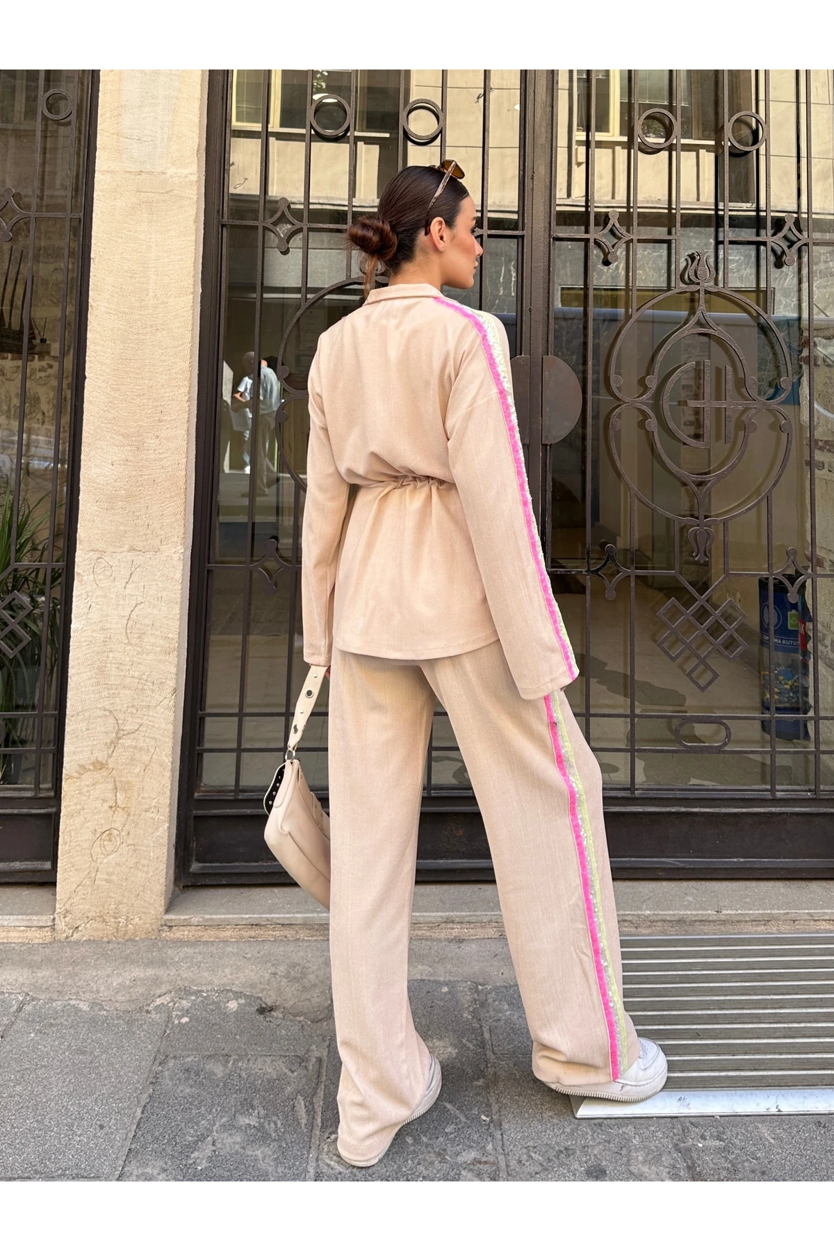 Belden Bağcıklı Pantolonlu Takım - Bej
