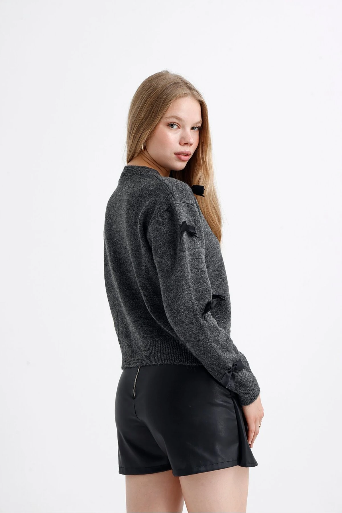 Fiyonk Detaylı Kazak - Koyu Gri