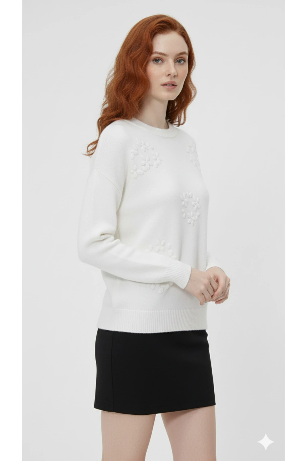 El İşi Çiçek İşlemeli Kadın Triko Kazak - Beyaz