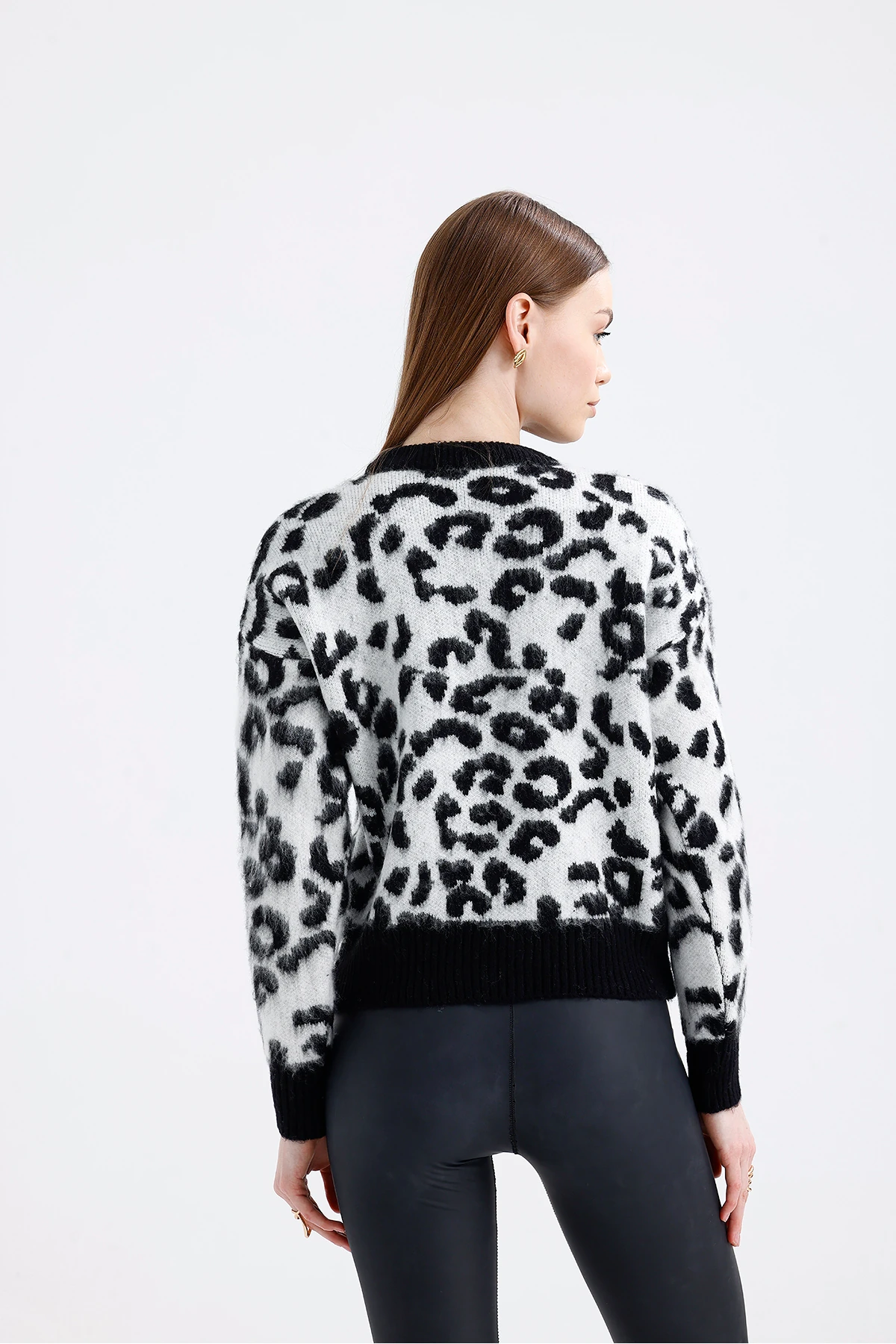 Leopar Desen Triko Kazak - Beyaz