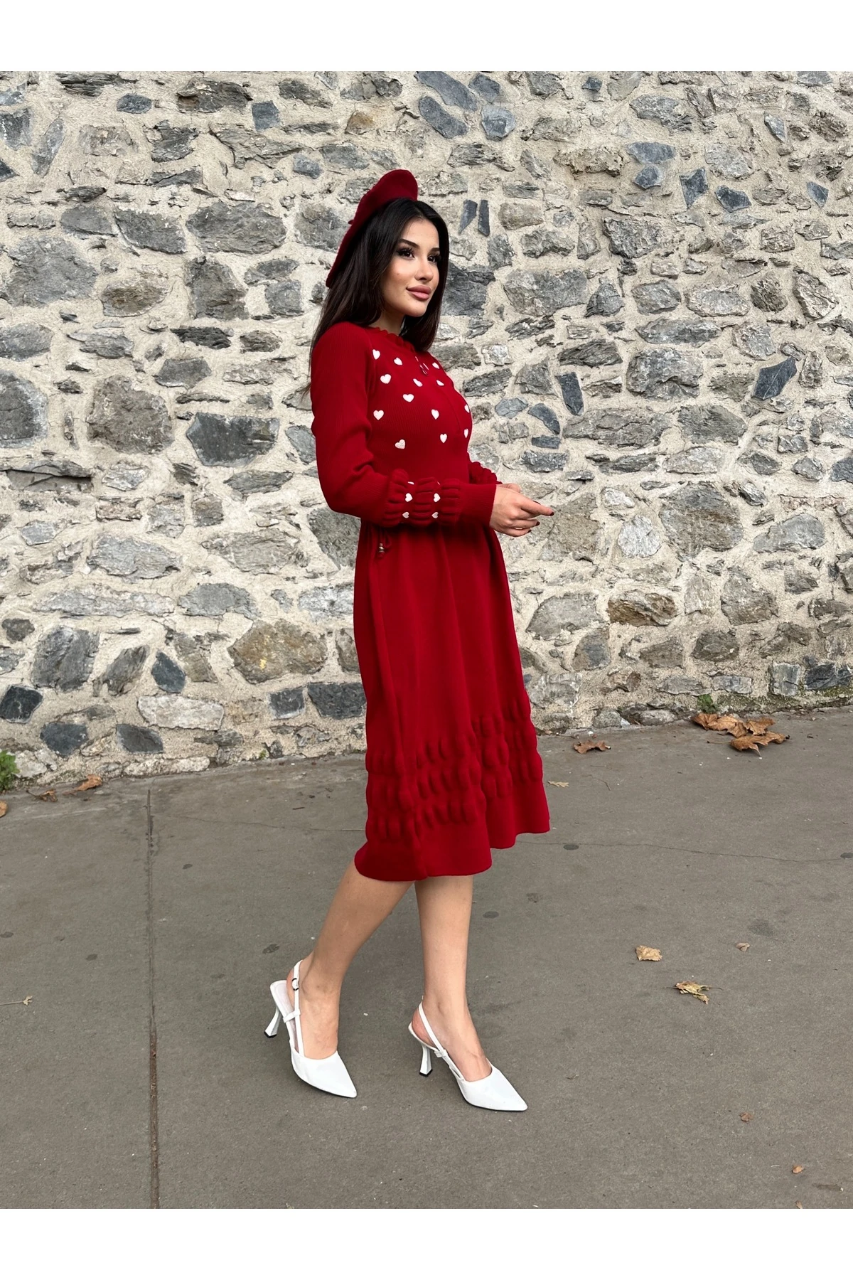 Kalp Nakışlı Şık Triko Elbise - Kırmızı