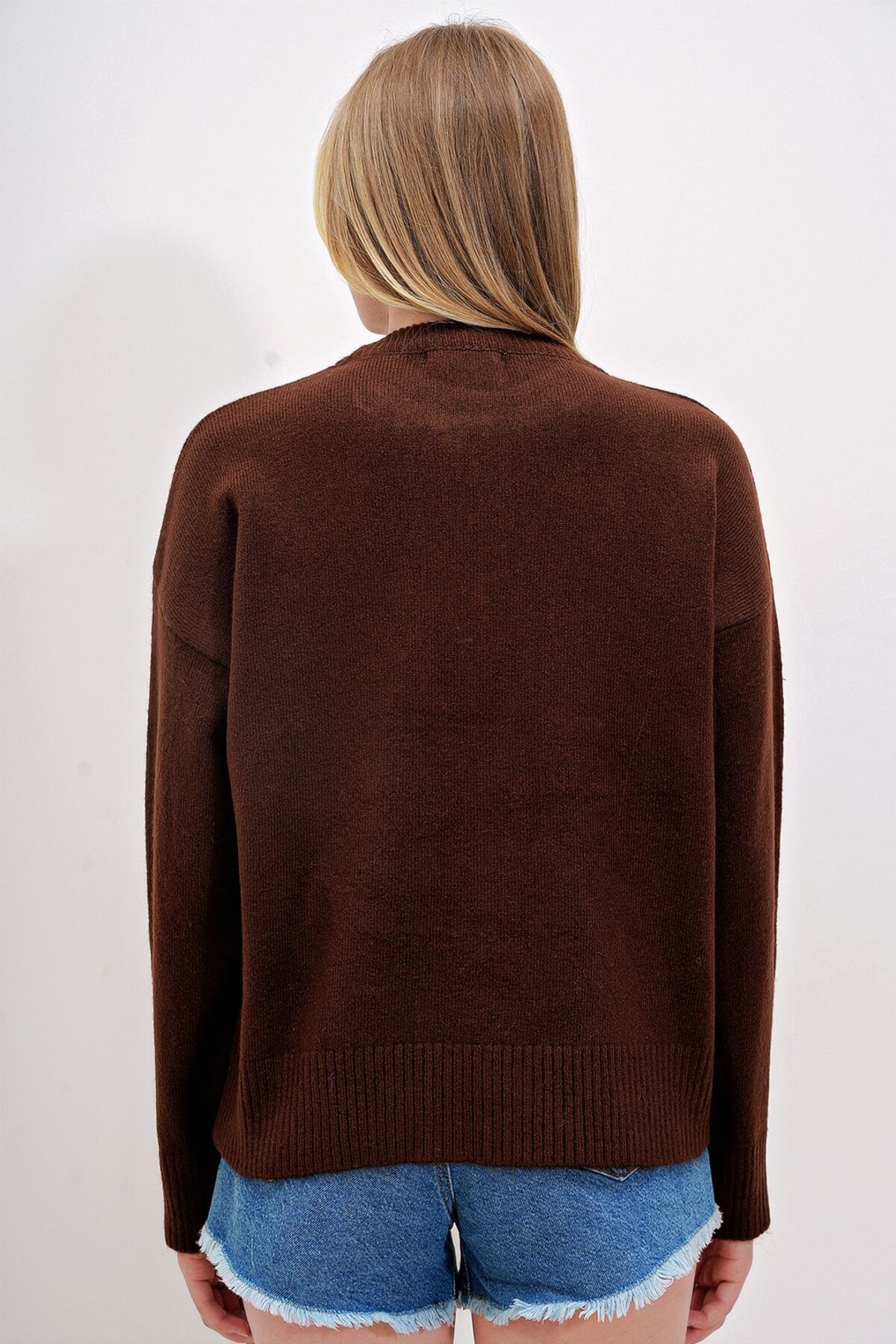 Taşlı Yaka Triko Kazak