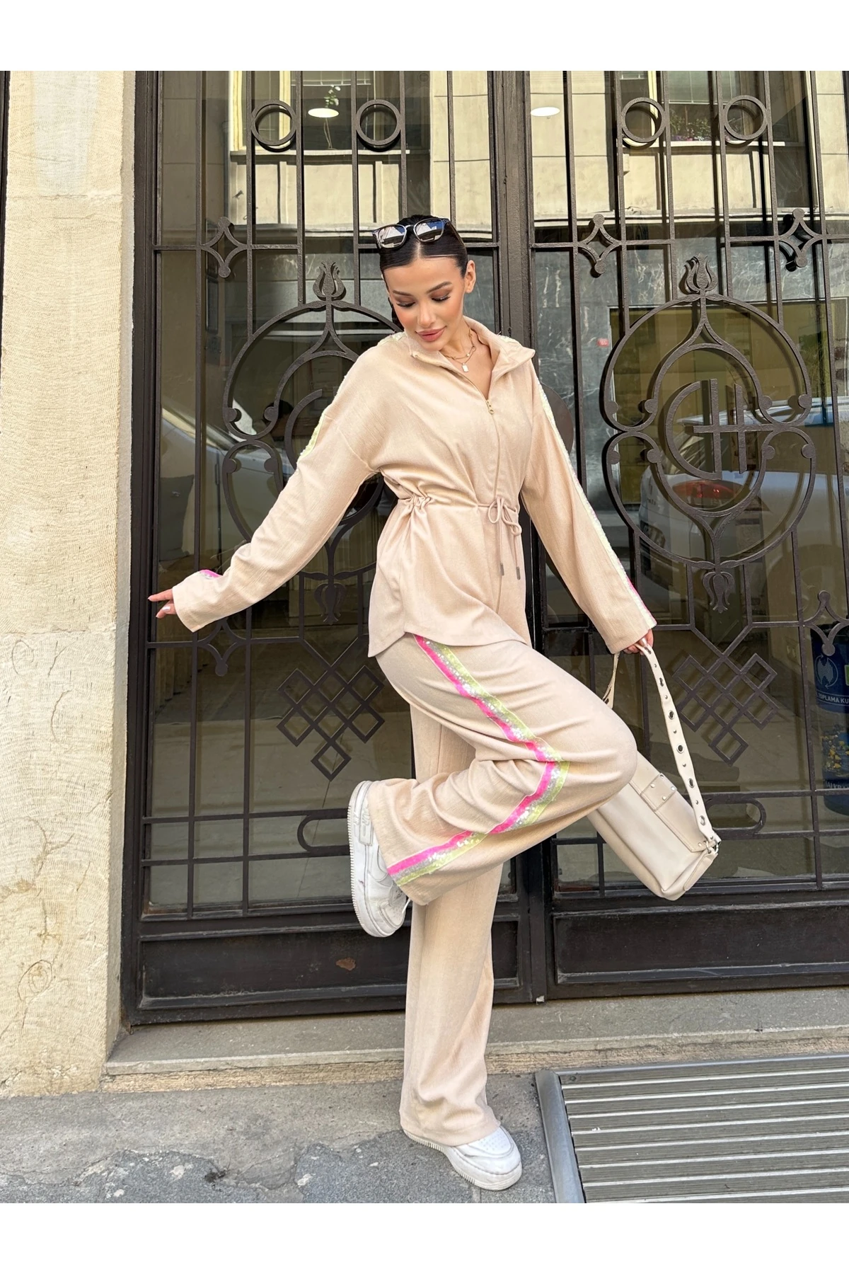 Belden Bağcıklı Pantolonlu Takım - Bej