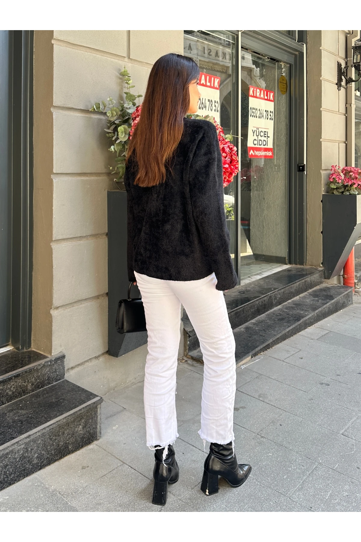 Çiçek Detaylı Triko Hırka