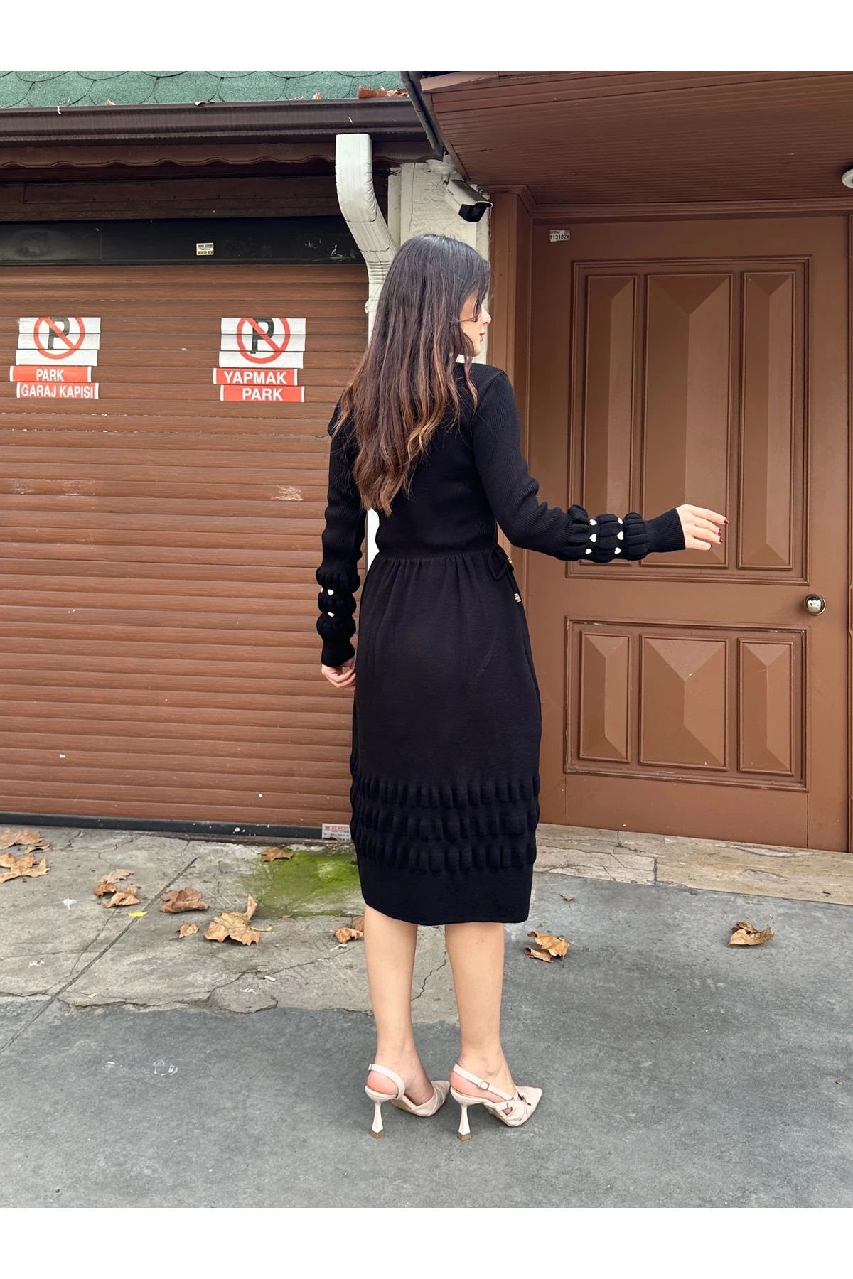 Kalp Nakışlı Şık Triko Elbise - Siyah