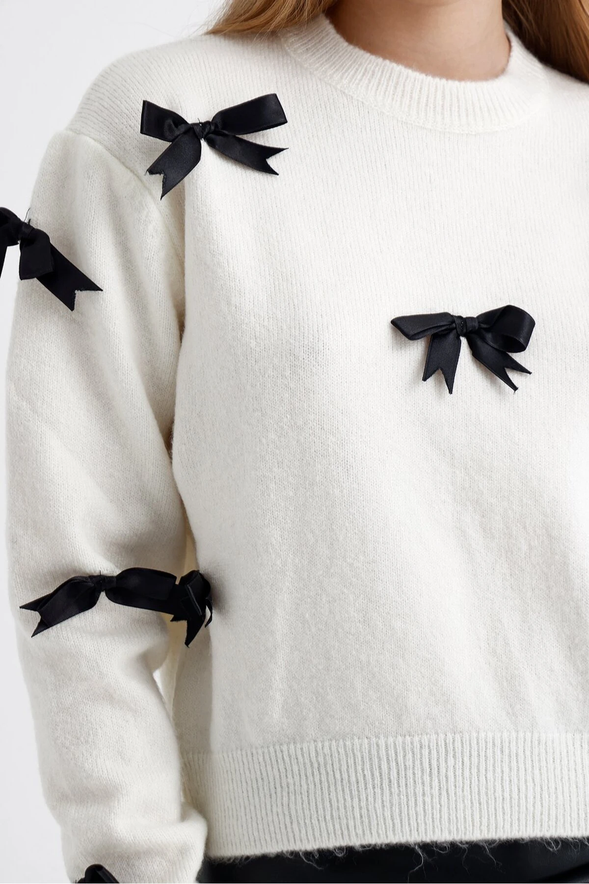 Fiyonk Detaylı Kazak - Beyaz