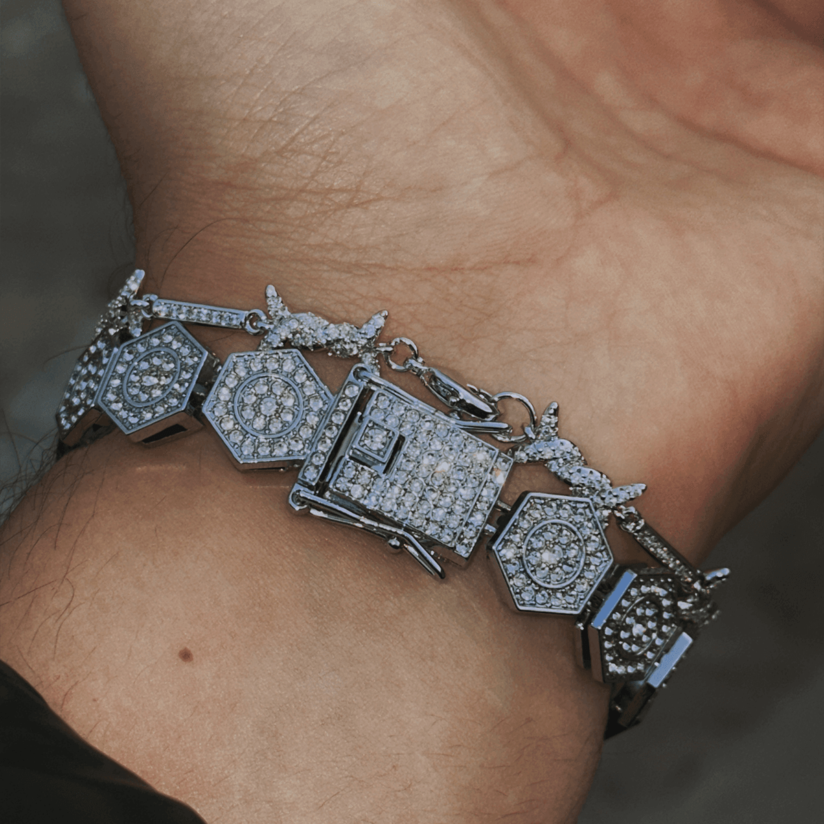 Iced Out 8mm Thorns Chain Bileklik Beyaz Altın Kaplama