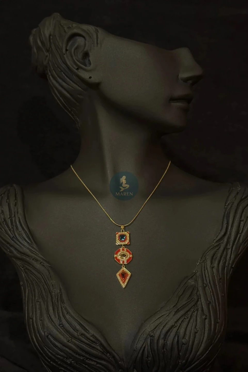 Çelik Y Model Kolye