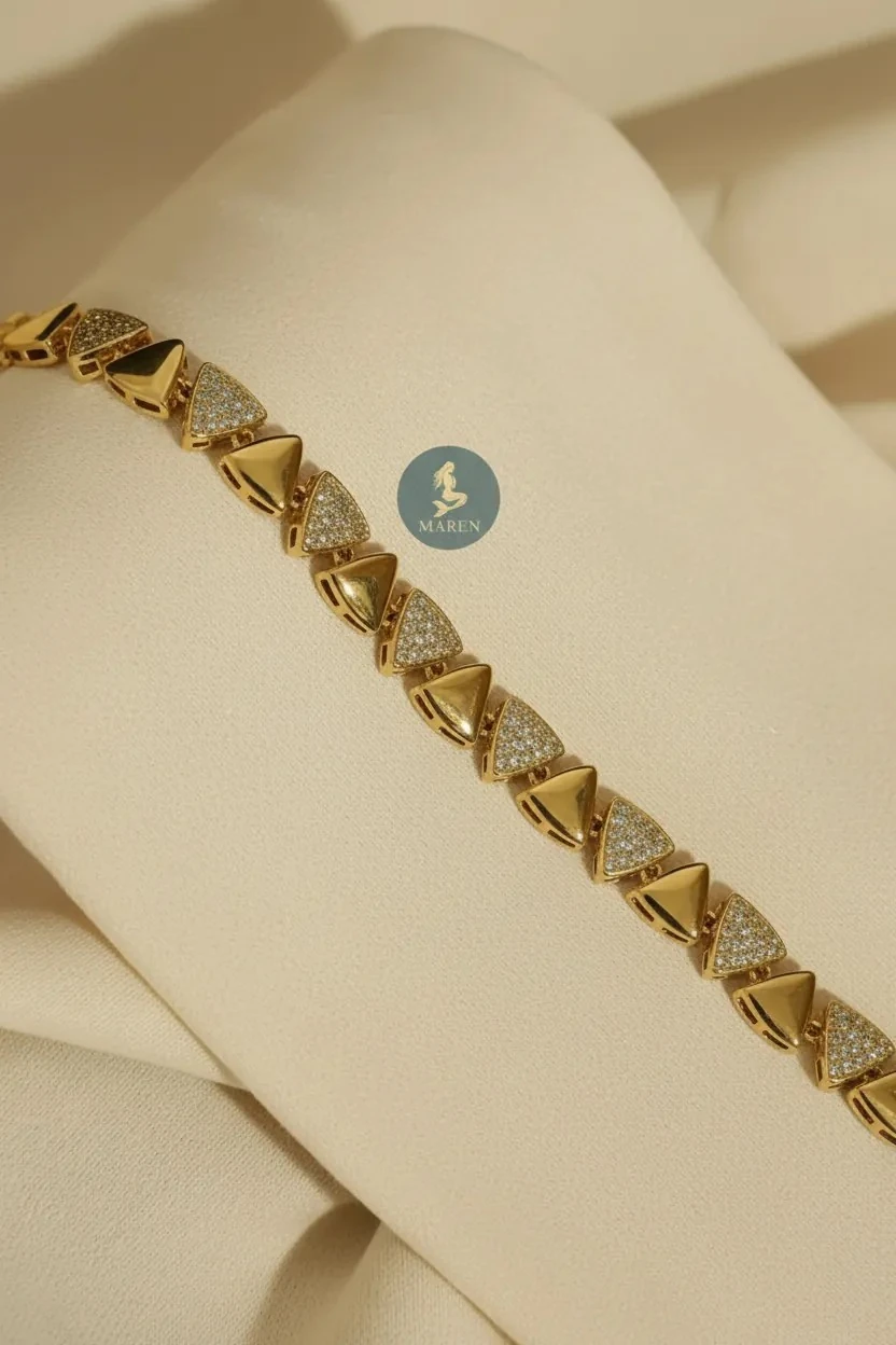 VIB Üçgen Bileklik