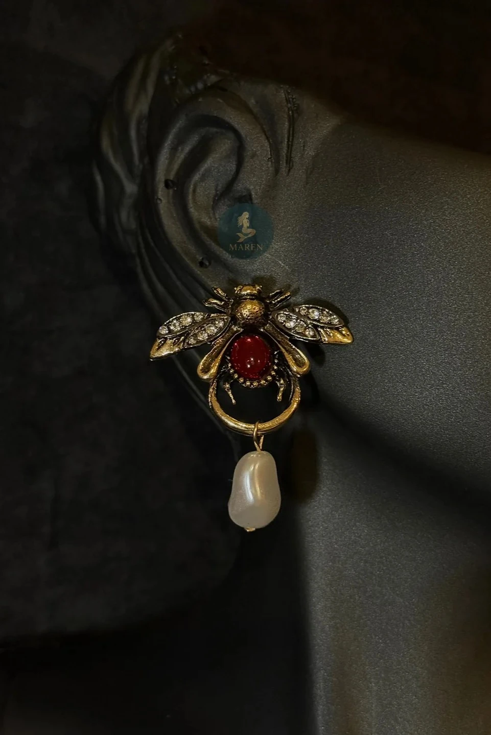 Özel Seri Arı Detaylı Bordo Taşlı Tasarım Küpe