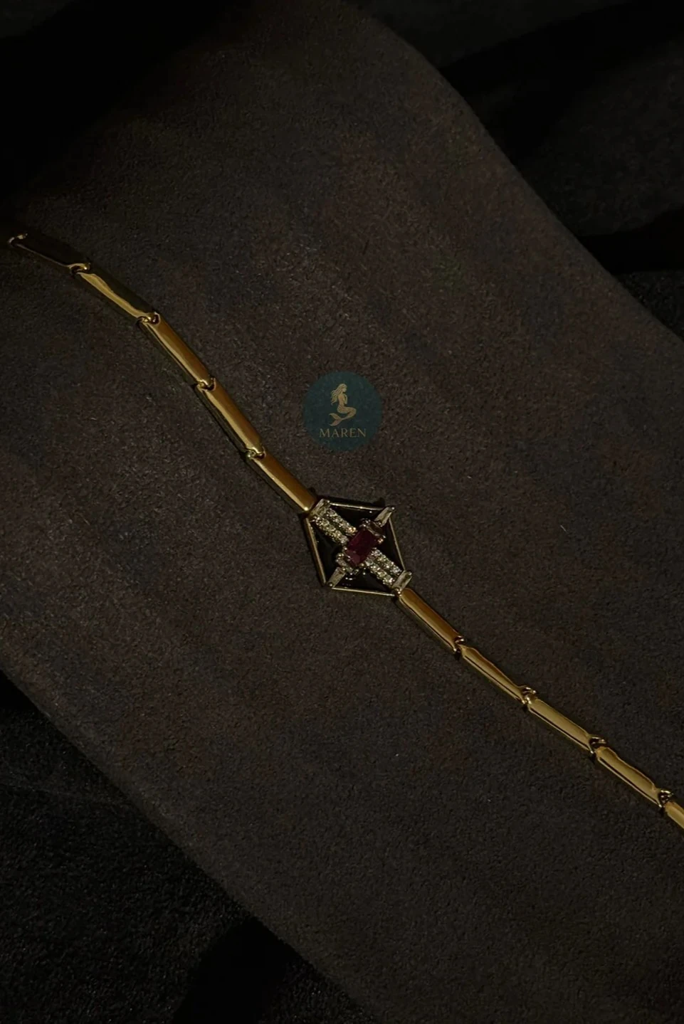 VIP Özel Seri Siyah Motifli  Bordo Taş Bileklik 