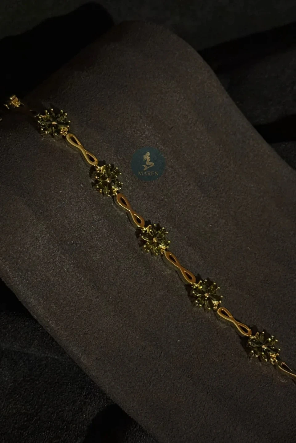 VIP Özel Seri Çiçek Motifli Yeşil Taş Bileklik