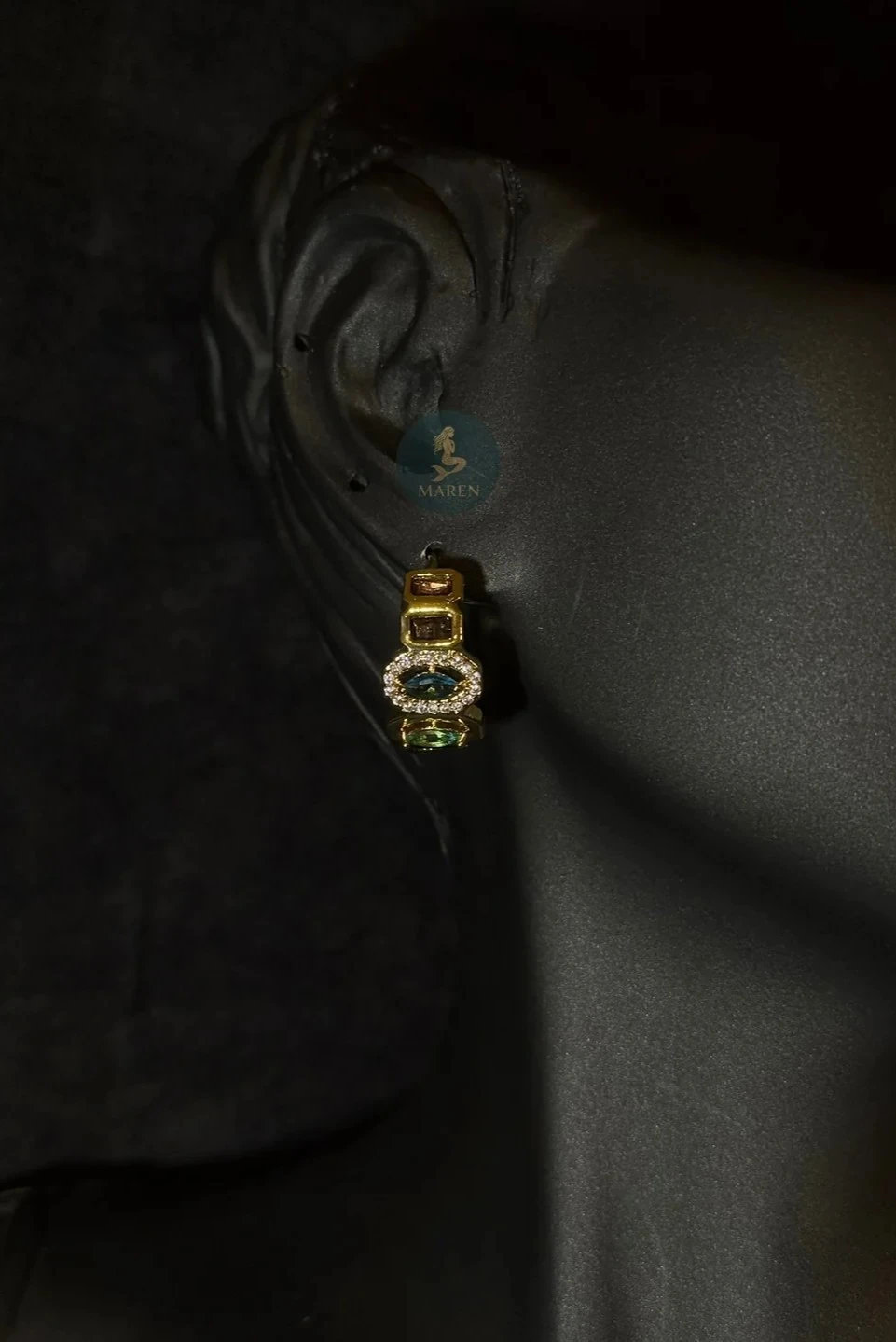 Çelik Renkli Taşlı Küpe