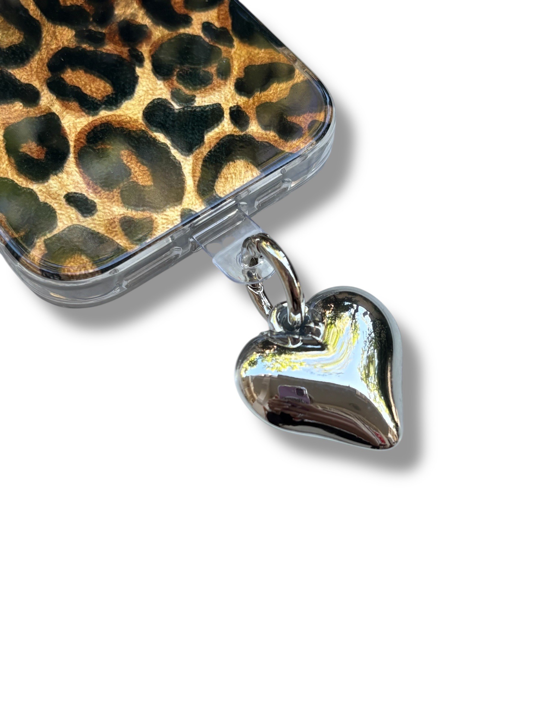 maxi kalp charm