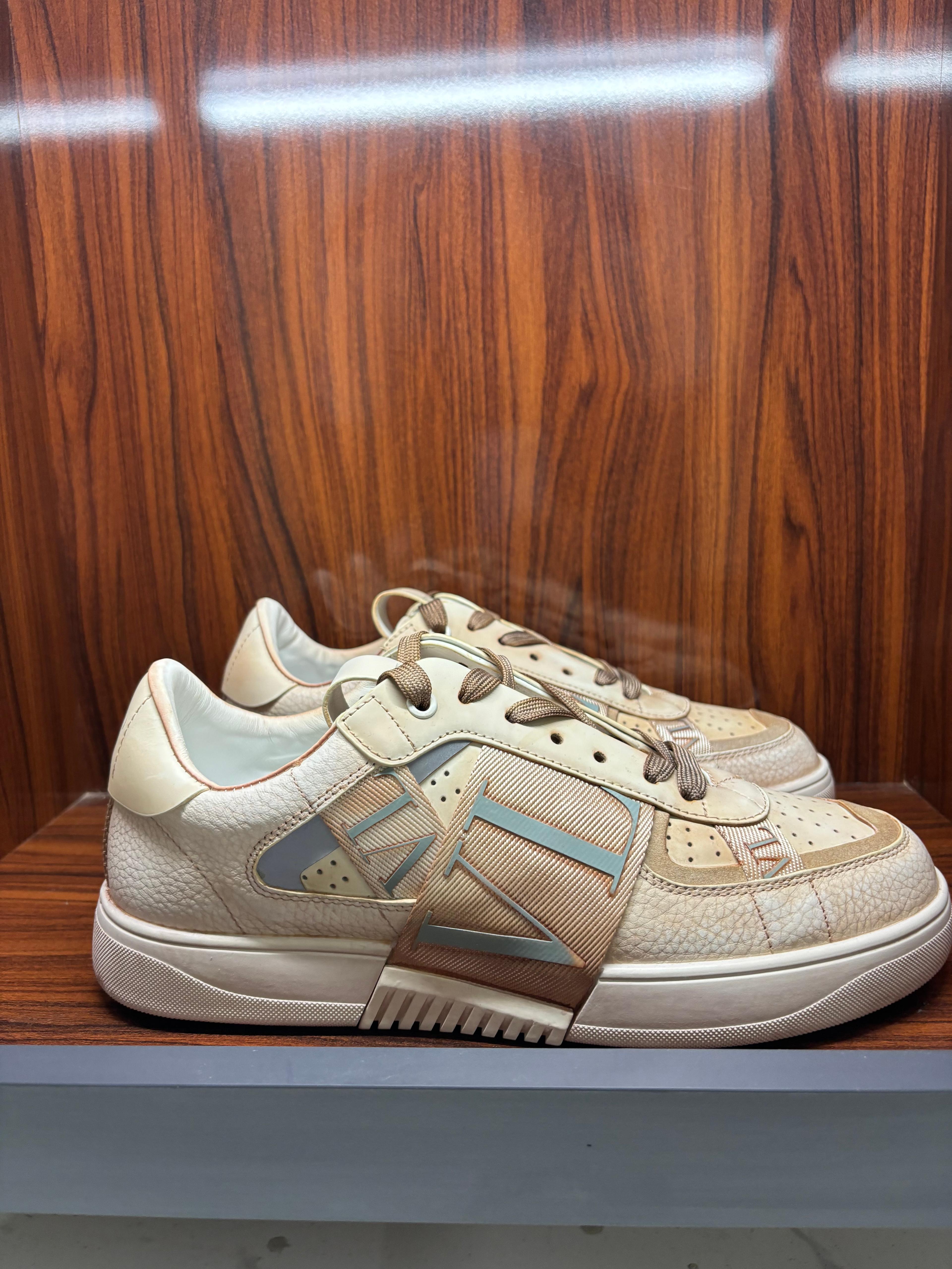 Valentino Garavani Basic Sneaker UNIQUE COLOR