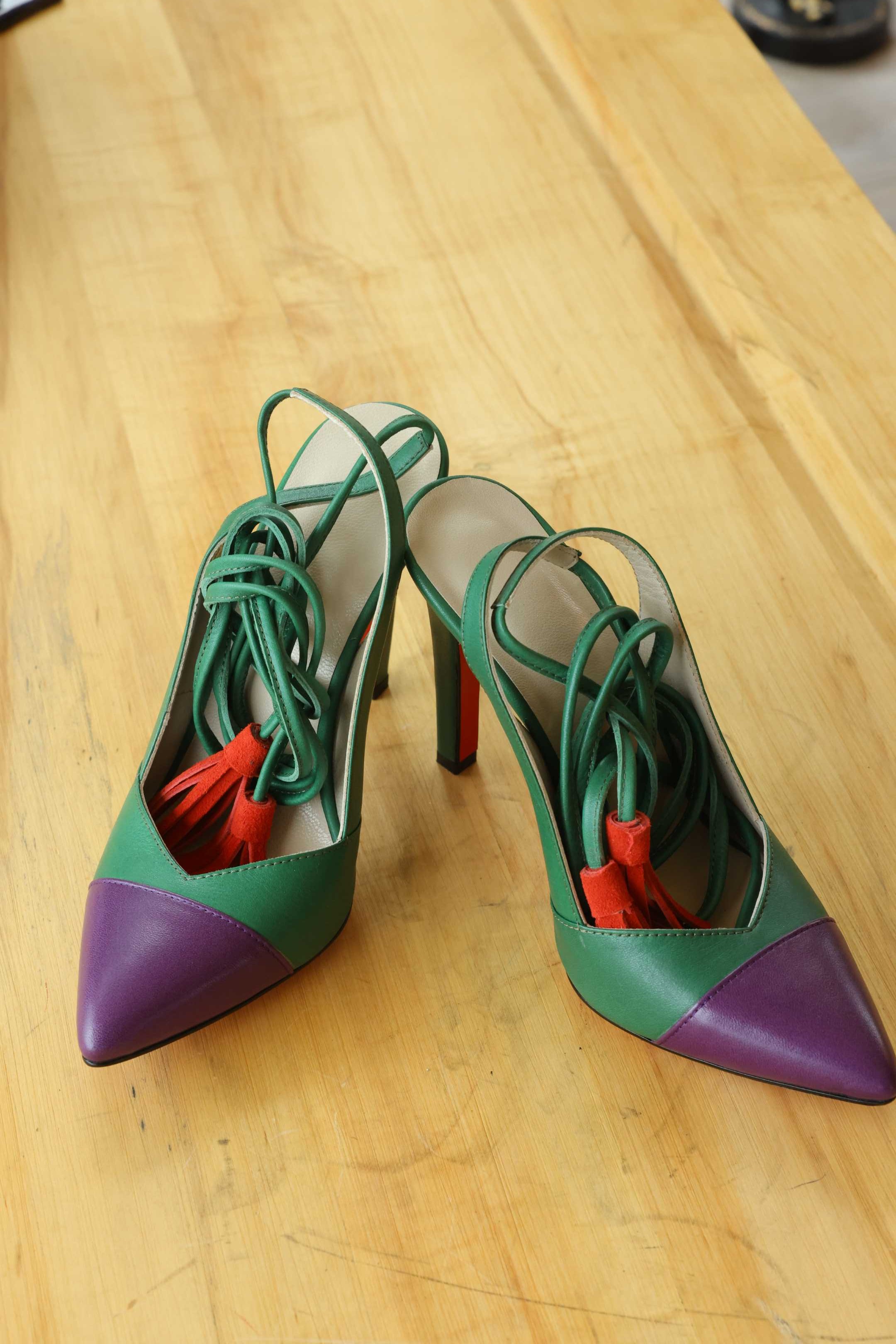 Mor Uçlu Yeşil Topuklu Ayakkabı