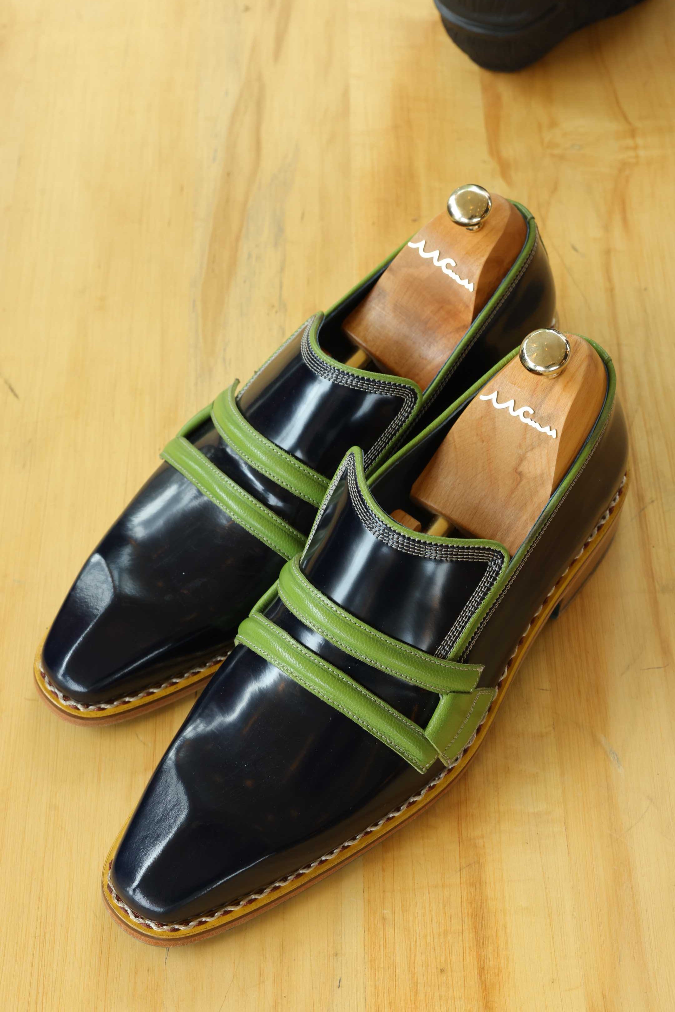 Yeşil Detaylı Siyah Deri Ayakkabı